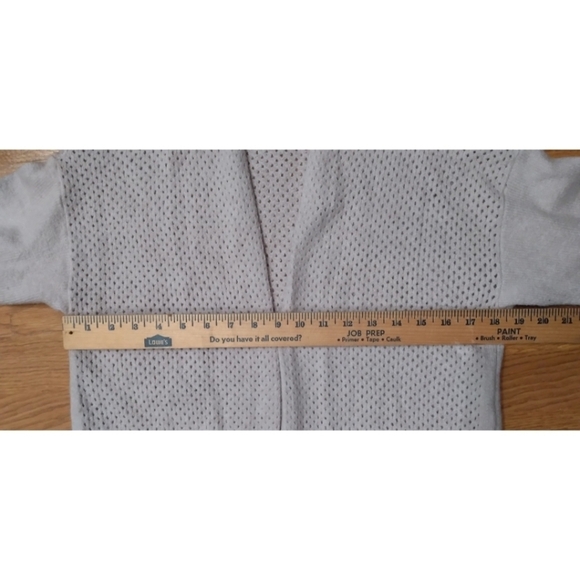 Gray waffle front fly away cardigan size S - Picture 6 of 9